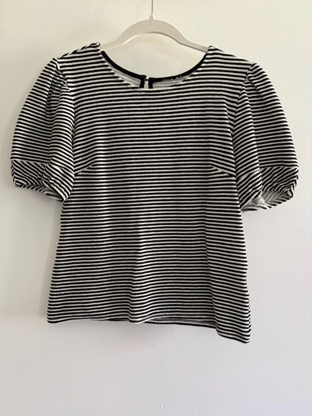 Anthropologie neckline easy
